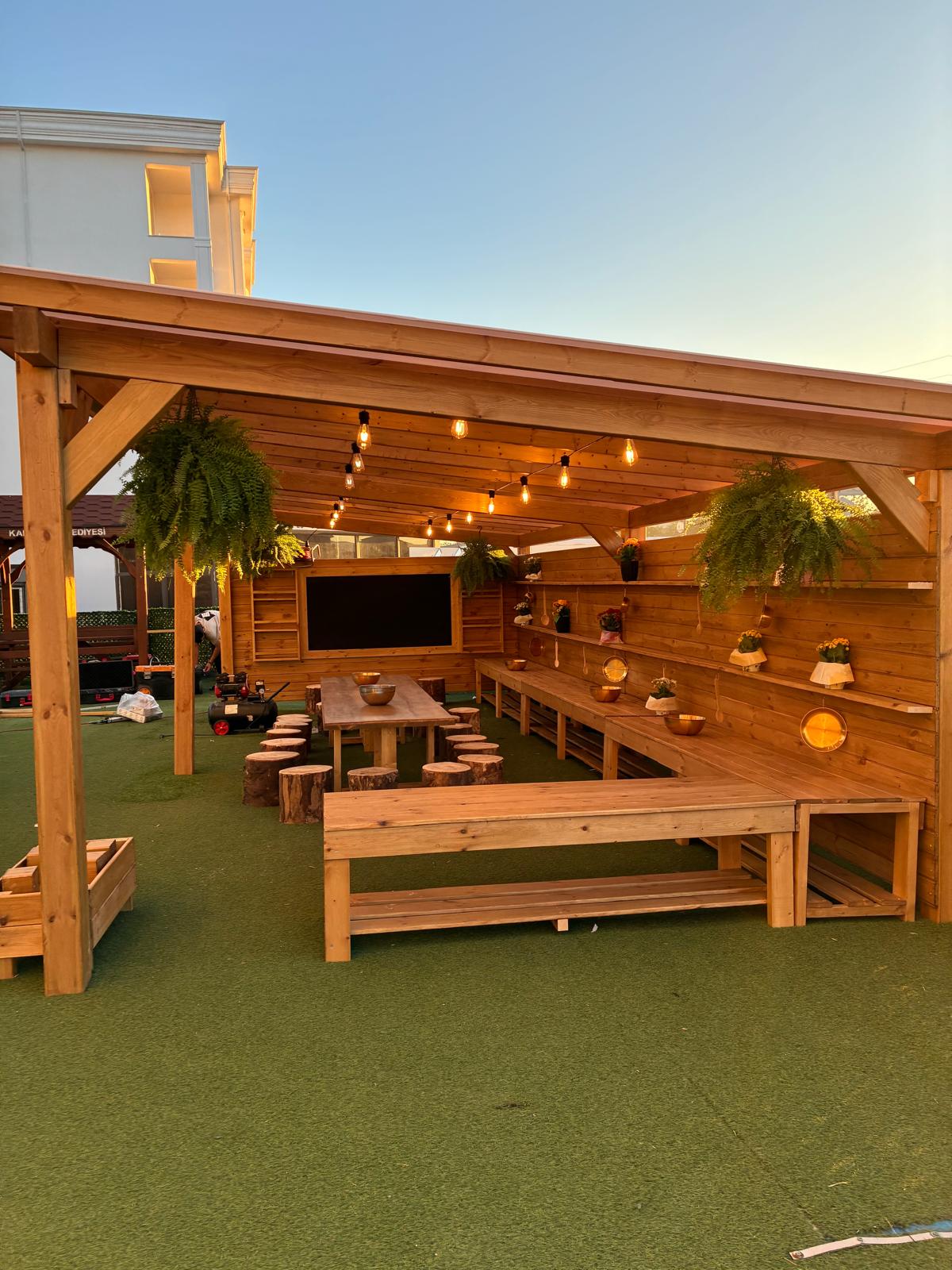 Kamelya ve Pergola
